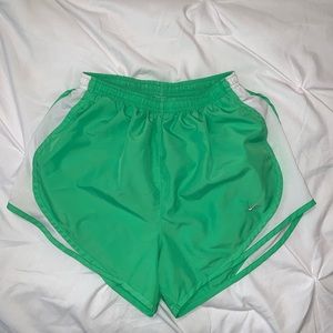 NIKE Tempo Running Shorts